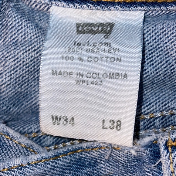 Light wash Levi Denim jeans - Picture 1 of 7